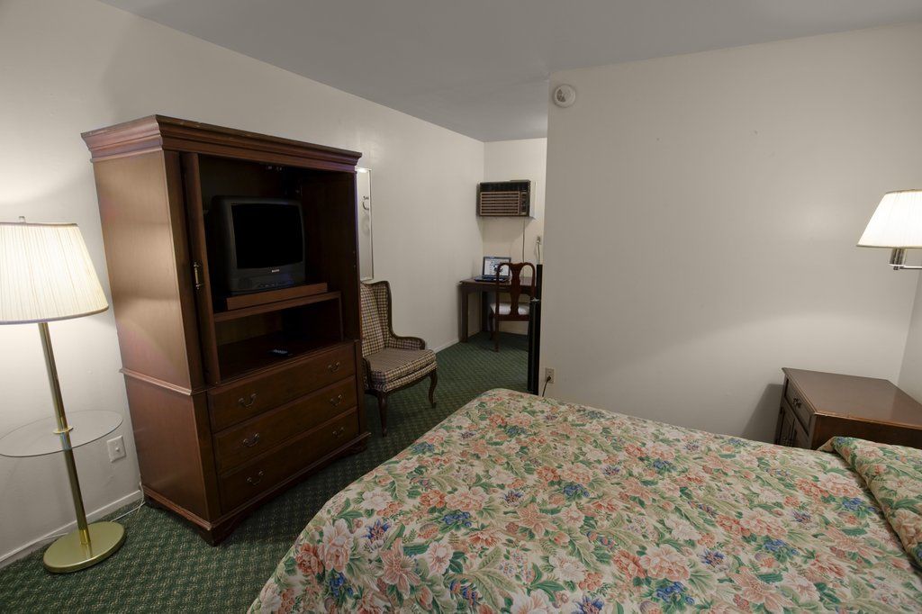 Super 8 By Wyndham Sonora Motel Ngoại thất bức ảnh